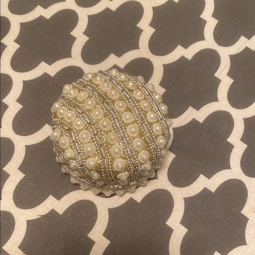 Elegant Pearl and silver jewelry box - Picture 2 of 5